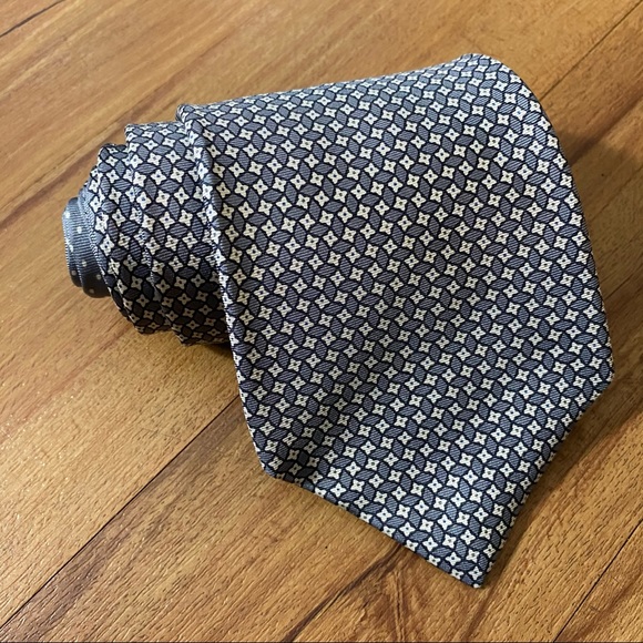 Tommy Hilfiger Men’s Imported Silk Gray Necktie - Picture 4 of 10